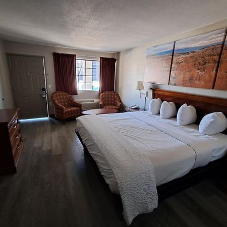 Days Inn By Wyndham Safford, Az Exteriör bild