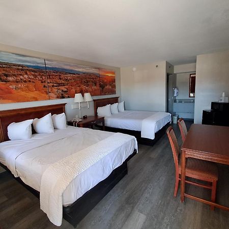 Days Inn By Wyndham Safford, Az Exteriör bild